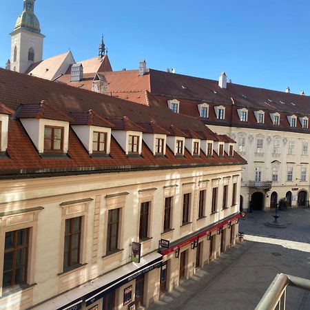 Audrey Hepburn Apartment Old Town Air Conditioned Bratislava Luaran gambar