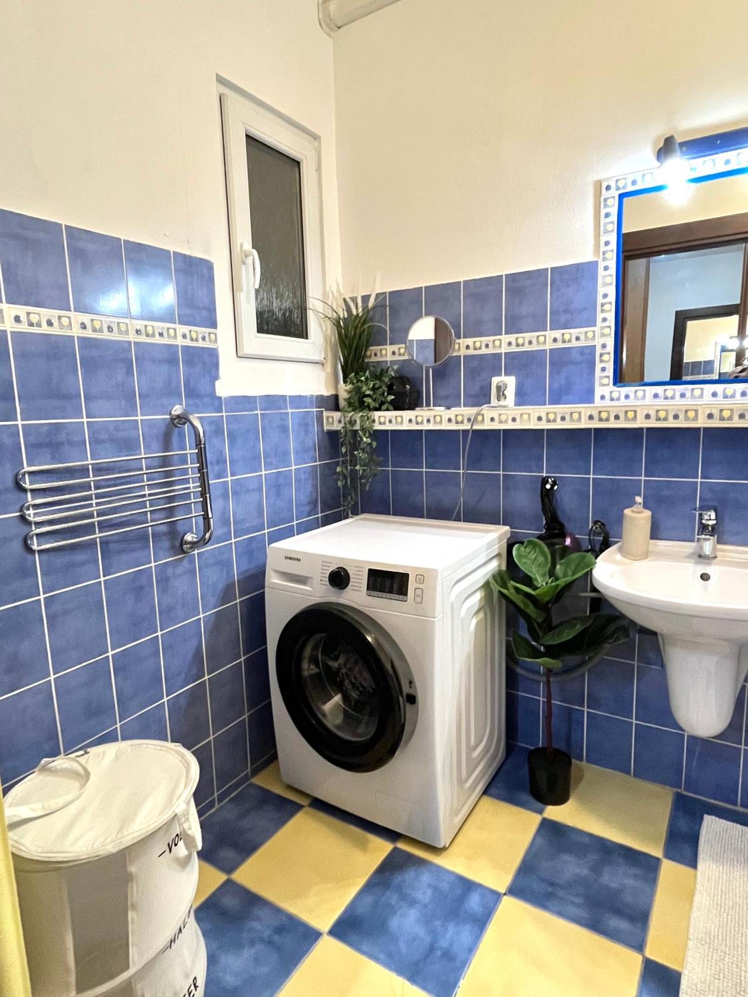 Audrey Hepburn Apartment Old Town Air Conditioned Bratislava Luaran gambar